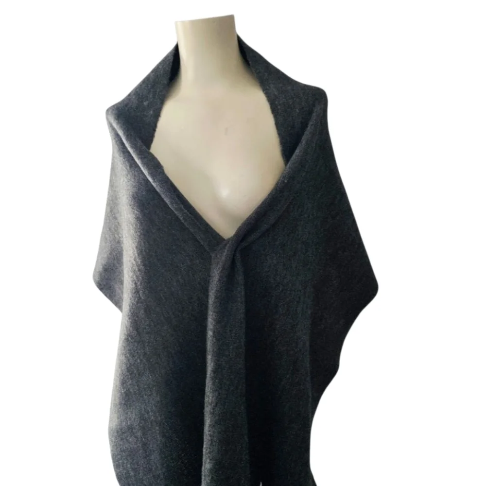 Lucky Brand Charcoal Gray Sweater Scarf Shawl Wrap New with Tags Classic Fringe - Picture 3 of 4